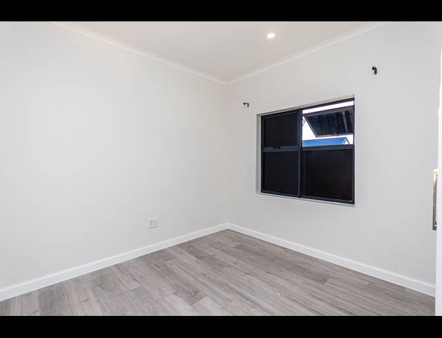 4 BEDROOM FREEHOLD FOR SALE IN SANDOWN